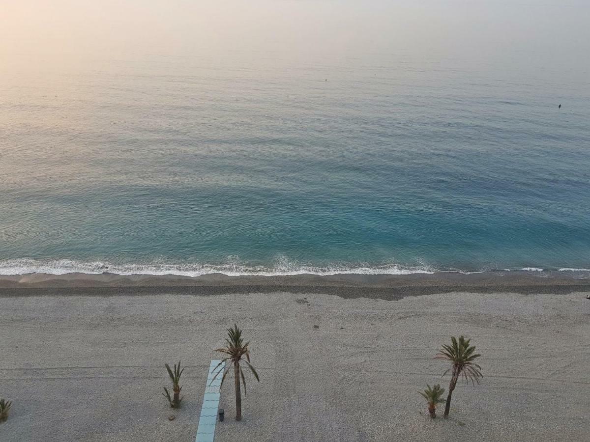 Atico En Almunecar. Primera Linea De Playa Con Vistas Espectaculares Eksteriør bilde